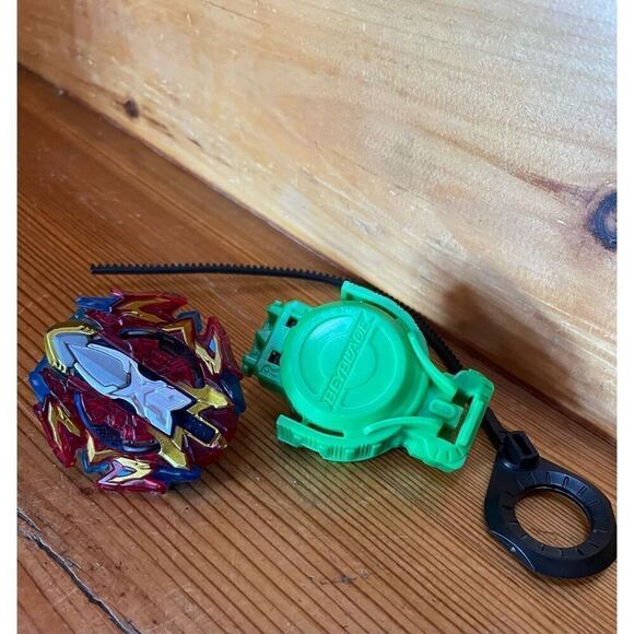 Takara Tomy Beyblade Burst Starter Buste w/ random launcher - Picture 1 of 4